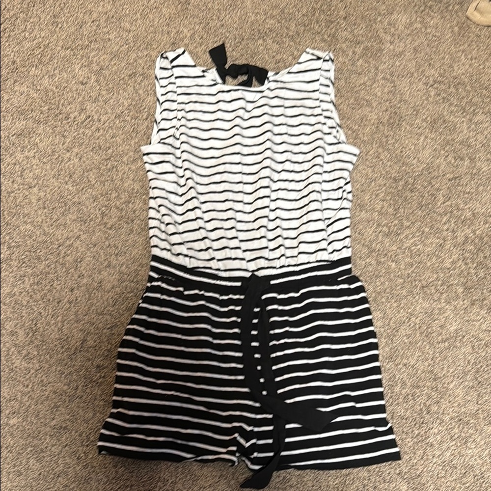 Vineyard Vines Striped Black and White Romper - L